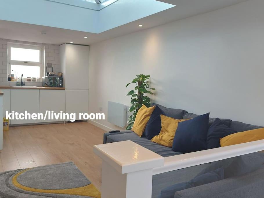 1 Bedroom Modern Duplex Southampton Exterior foto